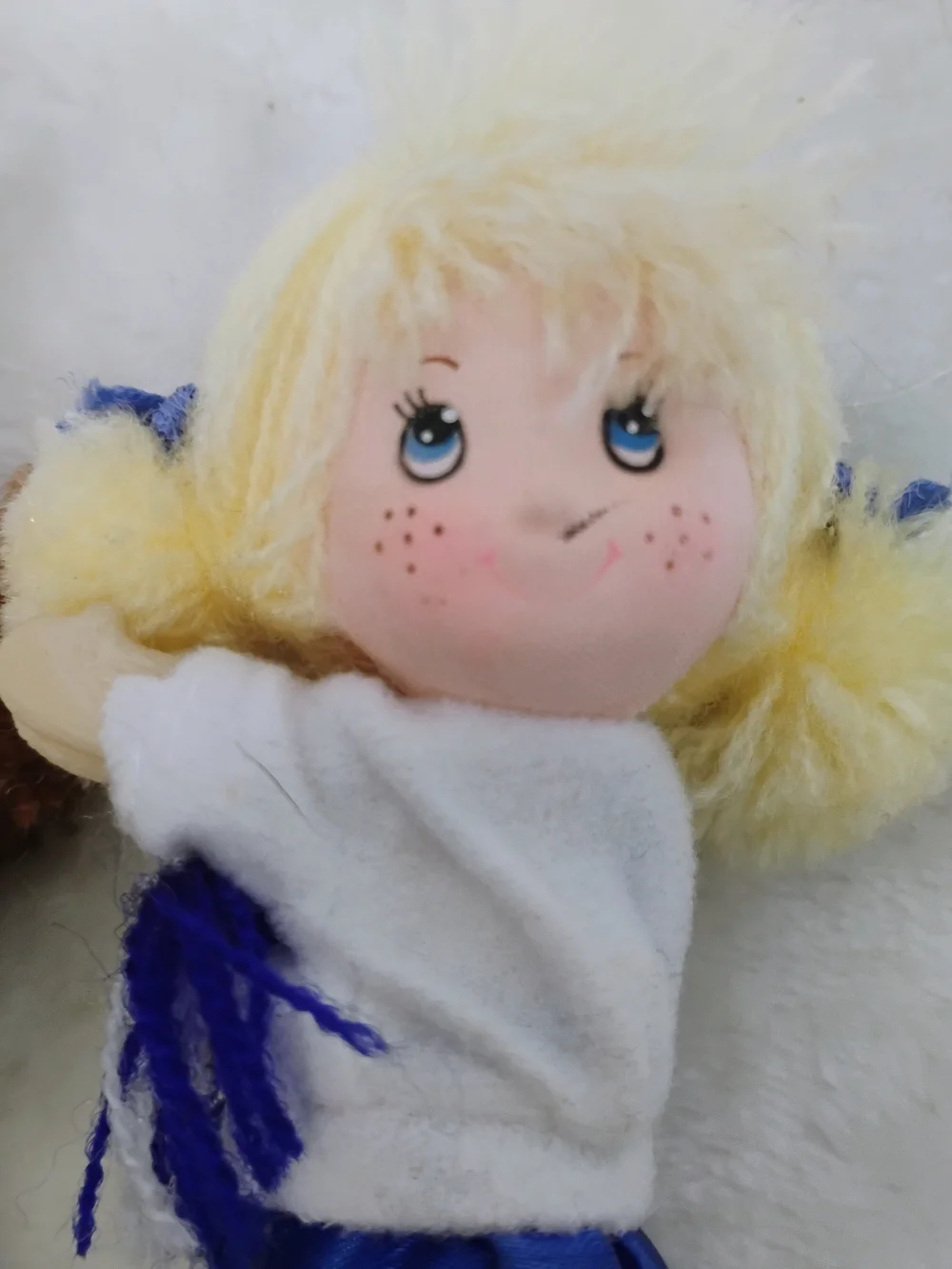 Bundle Lot 2 Vtg Russ Berrie‎ Pencil Huggers Cheerleader Doll Cindy Yarn Hair M